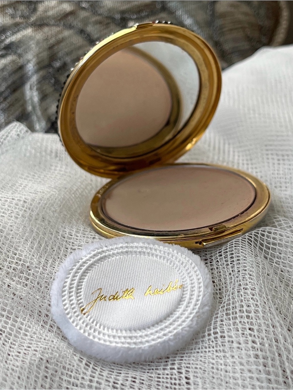 Judith Leiber ✨⭐️💐Vintage Floral Crystal ✨ Compact, EUC - Picture 5 of 16